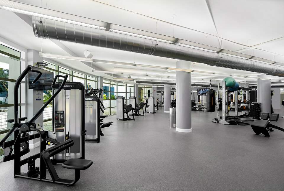 Luxury 2-Bedroom Escape with Amazing Ocean Views - Miami, Florida