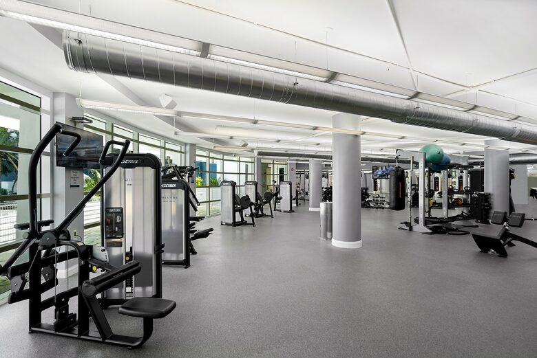 Luxury 2-Bedroom Escape with Amazing Ocean Views - Miami, Florida