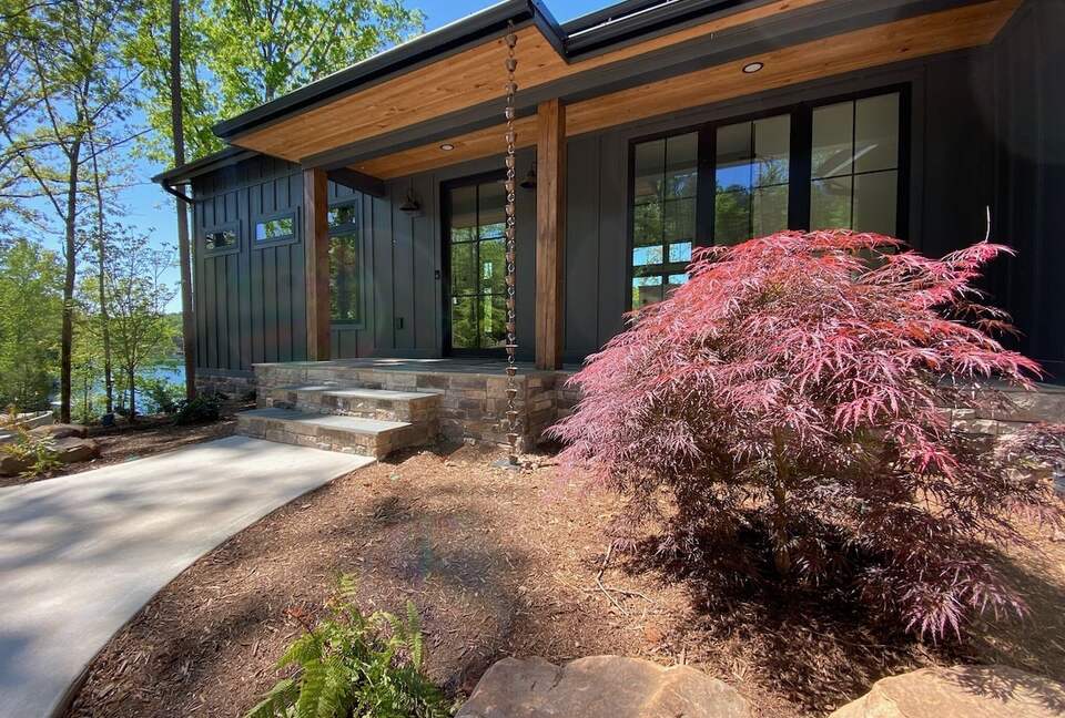 Stunning New Lake Keowee Contemporary Waterfront Home! - Six Mile, South Carolina