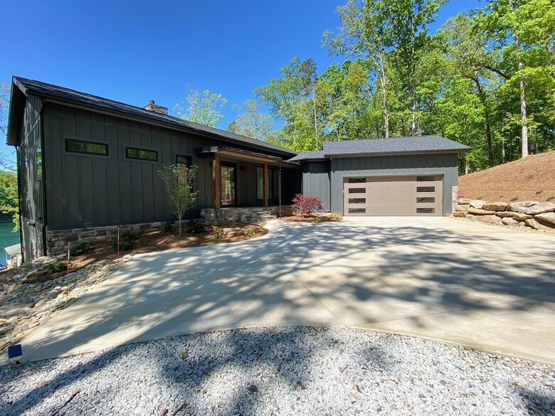 Stunning New Lake Keowee Contemporary Waterfront Home! - Six Mile, South Carolina