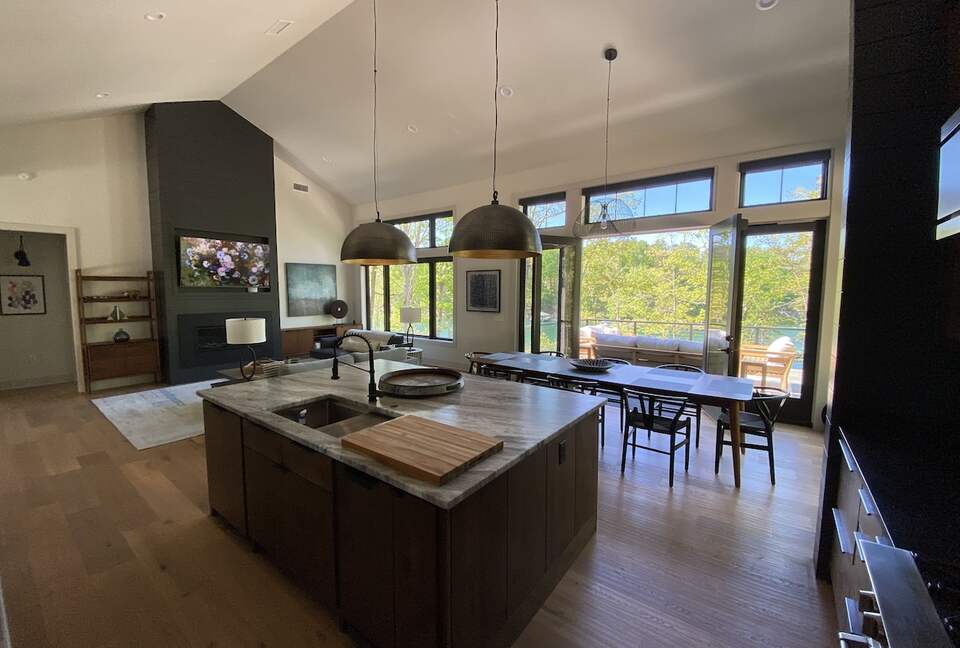 Stunning New Lake Keowee Contemporary Waterfront Home! - Six Mile, South Carolina