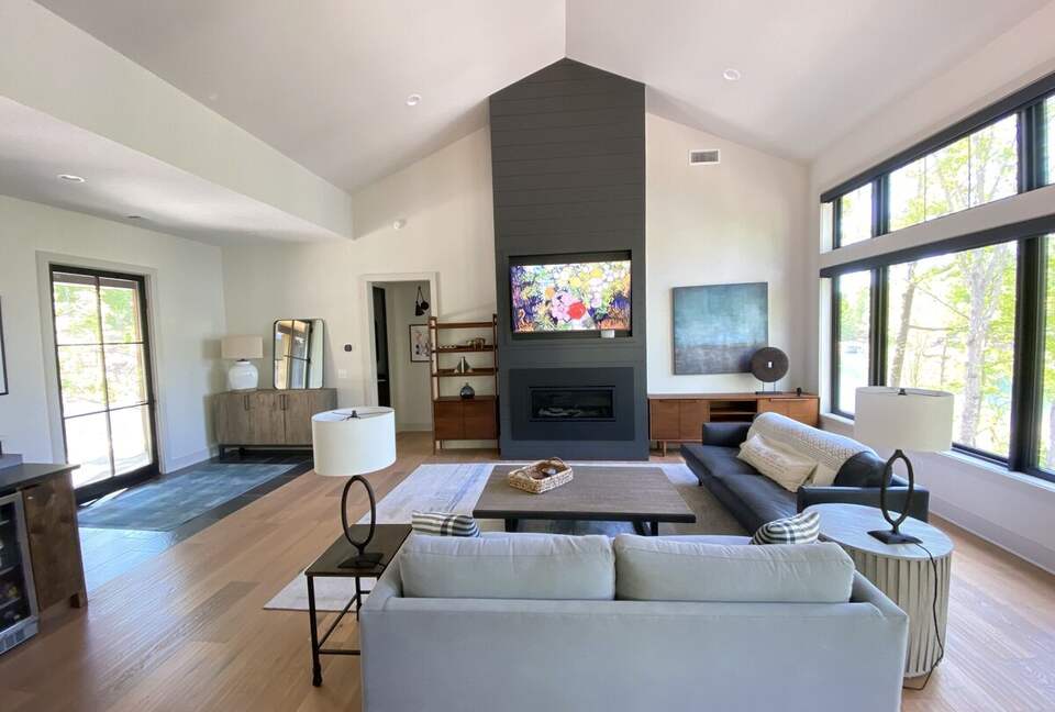 Stunning New Lake Keowee Contemporary Waterfront Home! - Six Mile, South Carolina