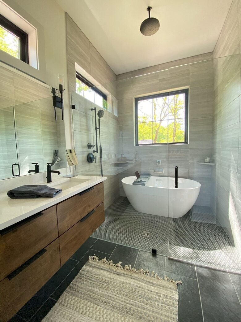 Stunning New Lake Keowee Contemporary Waterfront Home! - Six Mile, South Carolina