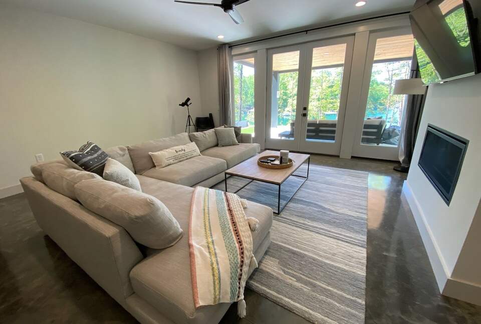 Stunning New Lake Keowee Contemporary Waterfront Home! - Six Mile, South Carolina