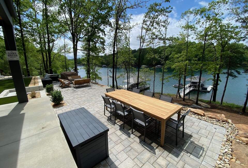 Stunning New Lake Keowee Contemporary Waterfront Home! - Six Mile, South Carolina