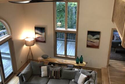 Wintergreen Retreat: Steps to Great Hiking on the Appalachain Trail - Wintergreen Resort, Virginia