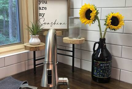 Wintergreen Retreat: Steps to Great Hiking on the Appalachain Trail - Wintergreen Resort, Virginia