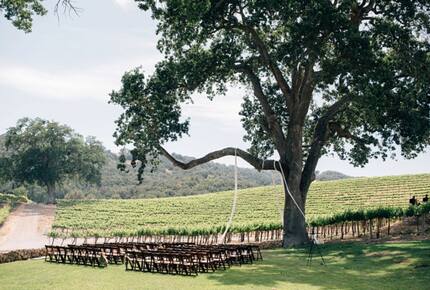 Classic Americana Farmhouse - Paso Robles, California
