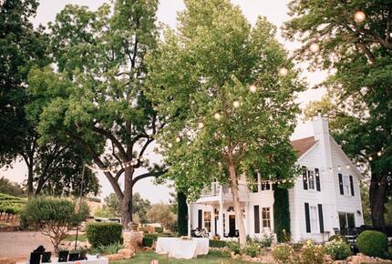 Classic Americana Farmhouse - Paso Robles, California