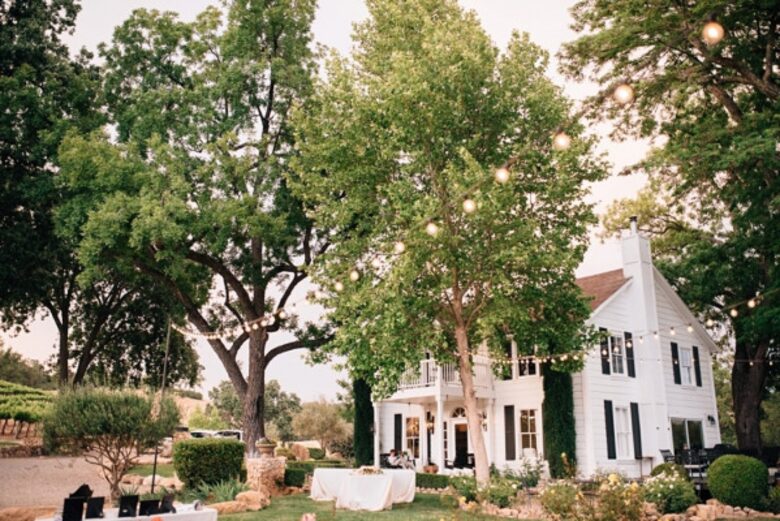 Classic Americana Farmhouse - Paso Robles, California