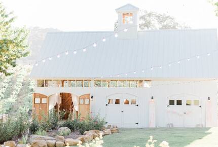 Classic Americana Farmhouse - Paso Robles, California