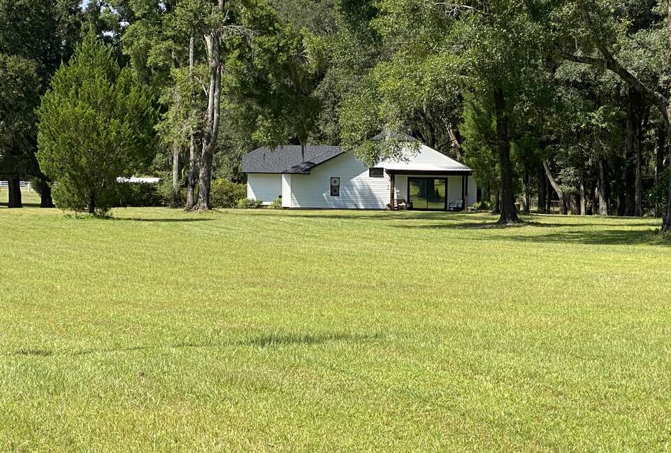 Southern Sun Ranch Cottage - Newberry, Florida