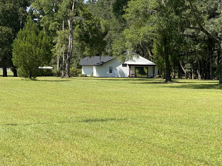Southern Sun Ranch Cottage - Newberry, Florida