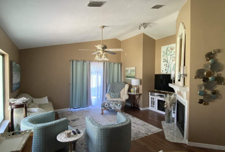 Southern Sun Ranch Cottage - Newberry, Florida