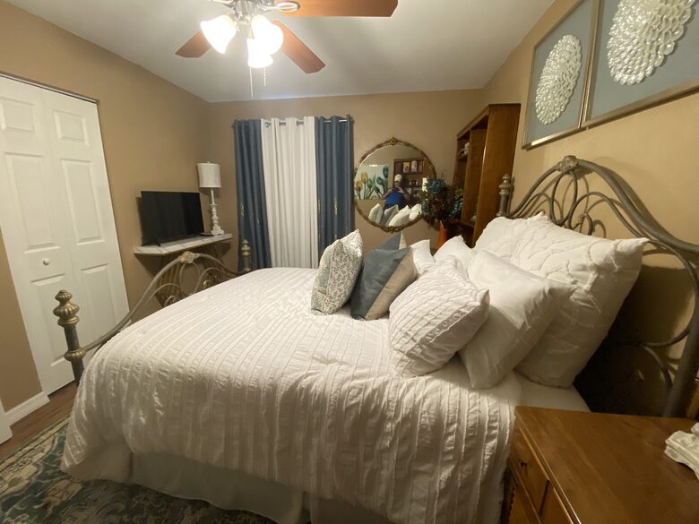 Southern Sun Ranch Cottage - Newberry, Florida