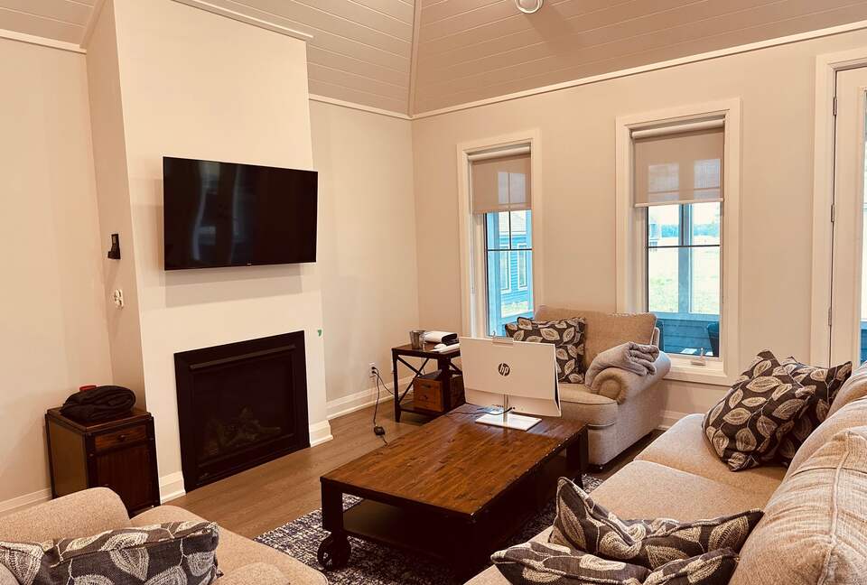 Charming Waterfront Cottage - Minett, Canada