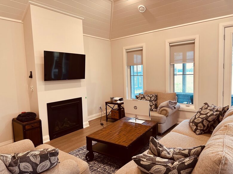 Charming Waterfront Cottage - Minett, Canada