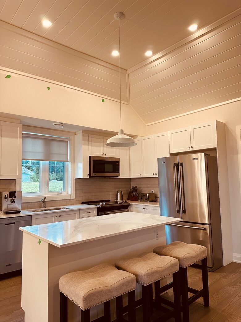 Charming Waterfront Cottage - Minett, Canada