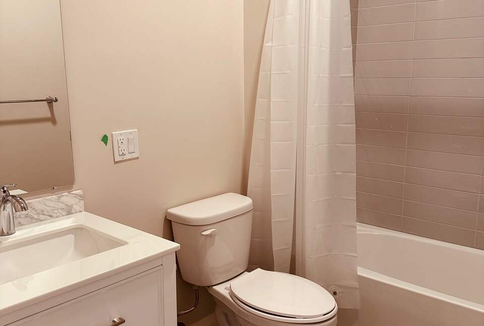 Charming Waterfront Cottage - Minett, Canada