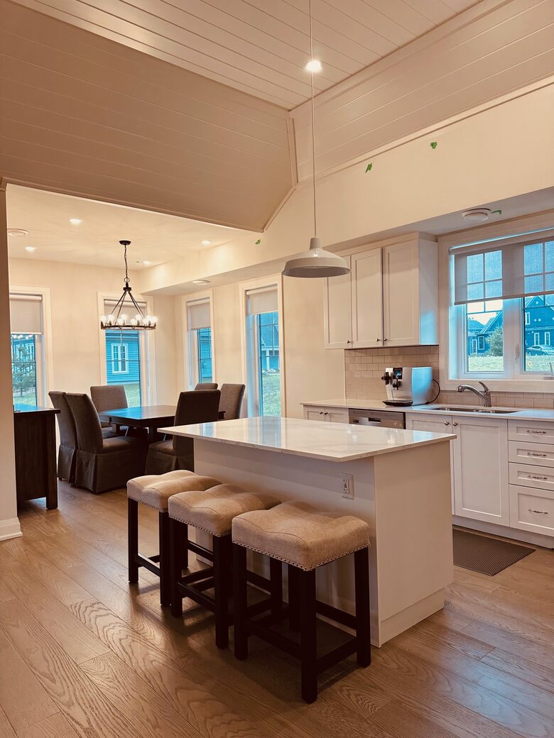 Charming Waterfront Cottage - Minett, Canada