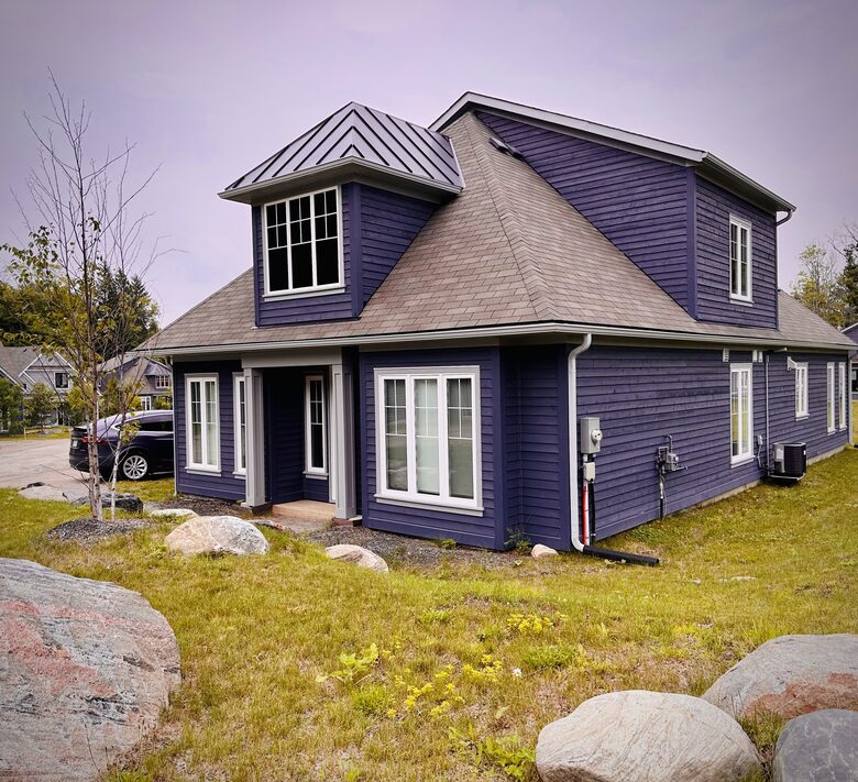 Charming Waterfront Cottage - Minett, Canada