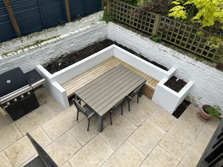 BACK GARDEN WITH GAS BBQ