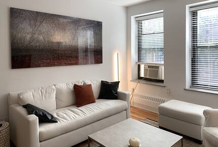Sun filled apartment with excellent view of Columbus Avenue - New York City, New York