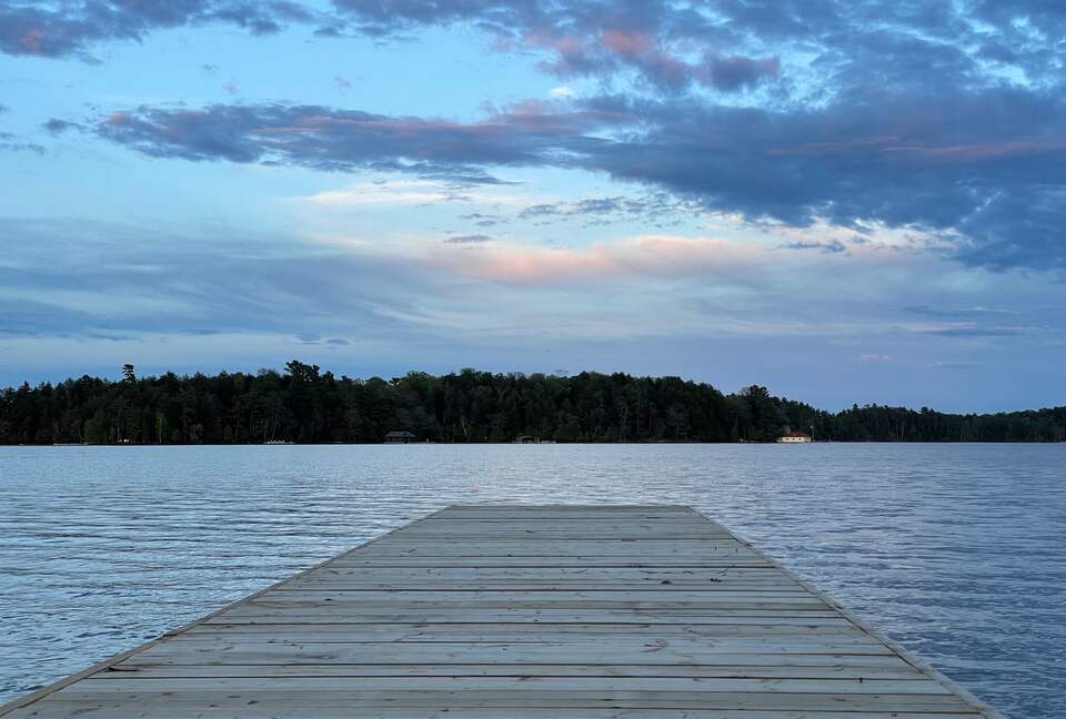 Charming Waterfront Cottage - Minett, Canada