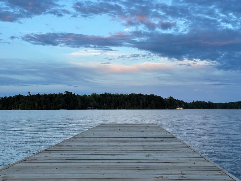 Charming Waterfront Cottage - Minett, Canada