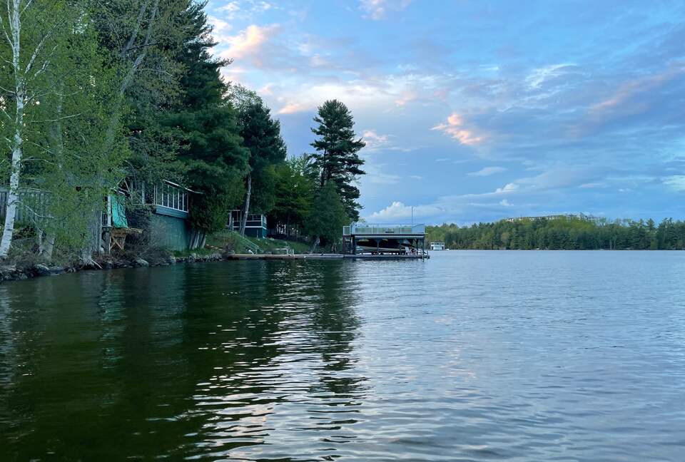 Charming Waterfront Cottage - Minett, Canada