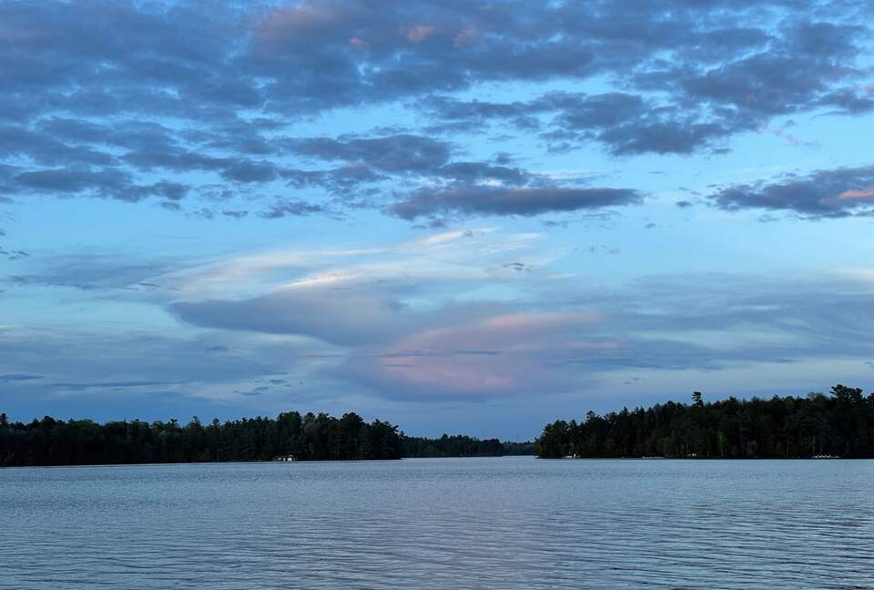Charming Waterfront Cottage - Minett, Canada