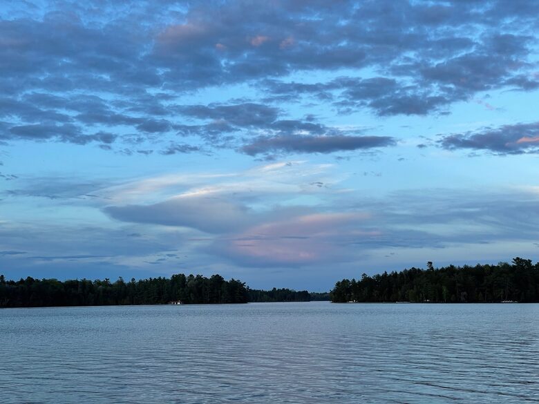 Charming Waterfront Cottage - Minett, Canada