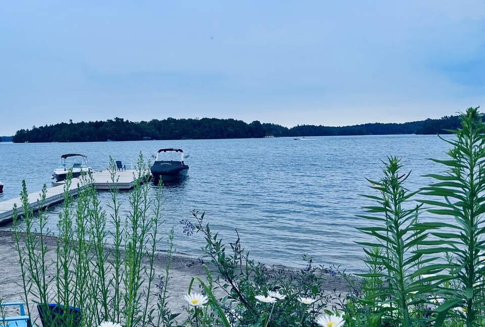 Charming Waterfront Cottage - Minett, Canada