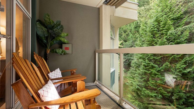 Woodrun Lodge 514 | Ski-In Ski-Out Condo w/ Pool, Hot Tub - Whistler, Canada