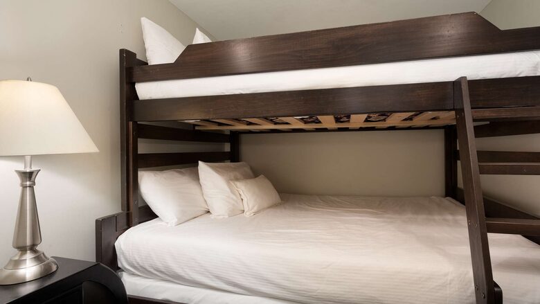 Woodrun Lodge 514 | Ski-In Ski-Out Condo w/ Pool, Hot Tub - Whistler, Canada