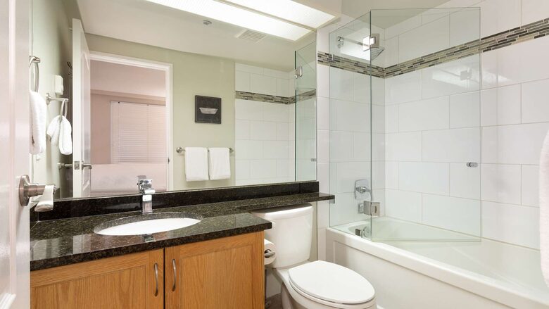 Woodrun Lodge 514 | Ski-In Ski-Out Condo w/ Pool, Hot Tub - Whistler, Canada