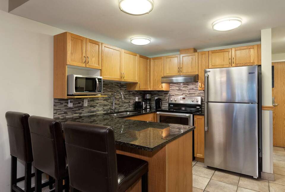 Woodrun Lodge 514 | Ski-In Ski-Out Condo w/ Pool, Hot Tub - Whistler, Canada