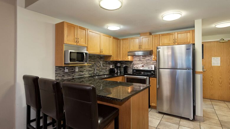 Woodrun Lodge 514 | Ski-In Ski-Out Condo w/ Pool, Hot Tub - Whistler, Canada