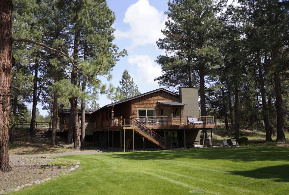 Aspen Meadow Lodge | Private Pickleball Court, Bonus Room, on 8.5 Acres - Sisters, Oregon