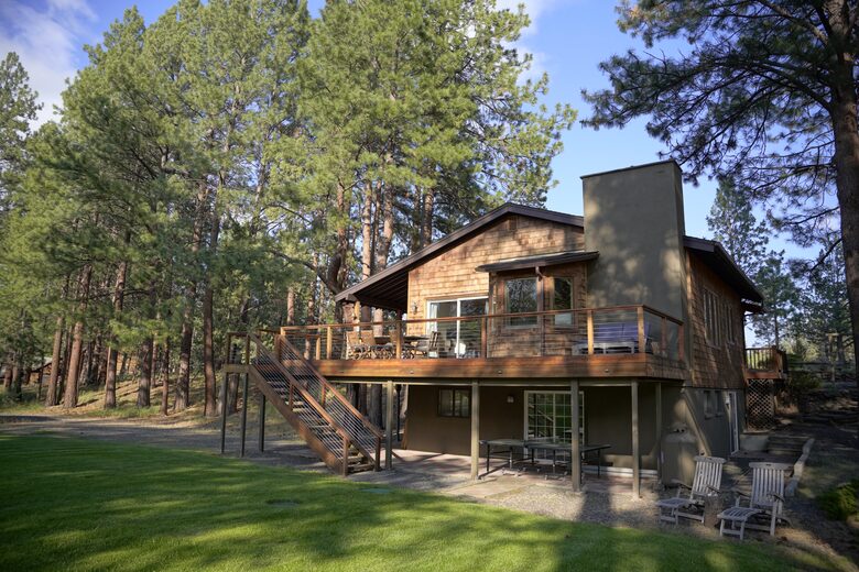 Aspen Meadow Lodge | Private Pickleball Court, Bonus Room, on 8.5 Acres - Sisters, Oregon