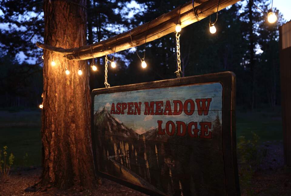 Aspen Meadow Lodge | Private Pickleball Court, Bonus Room, on 8.5 Acres - Sisters, Oregon