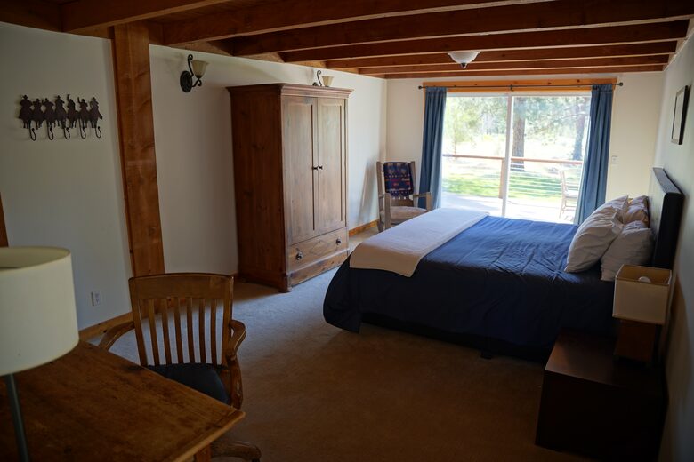 Aspen Meadow Lodge | Private Pickleball Court, Bonus Room, on 8.5 Acres - Sisters, Oregon