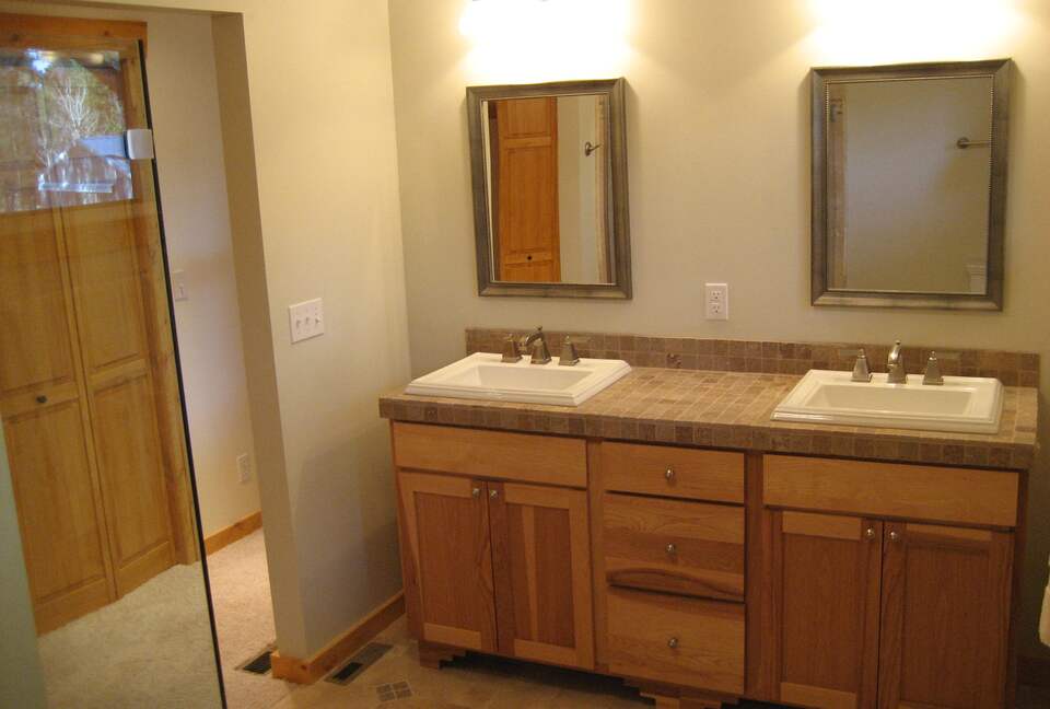 Aspen Meadow Lodge | Private Pickleball Court, Bonus Room, on 8.5 Acres - Sisters, Oregon