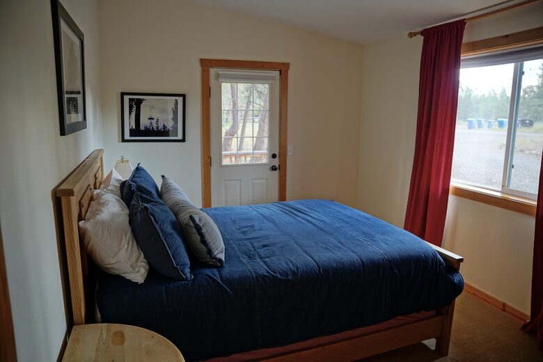 Aspen Meadow Lodge | Private Pickleball Court, Bonus Room, on 8.5 Acres - Sisters, Oregon