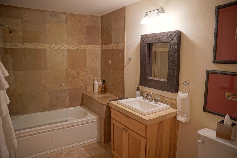 Aspen Meadow Lodge | Private Pickleball Court, Bonus Room, on 8.5 Acres - Sisters, Oregon