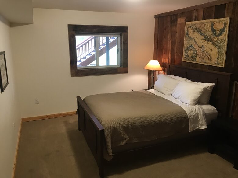 Aspen Meadow Lodge | Private Pickleball Court, Bonus Room, on 8.5 Acres - Sisters, Oregon