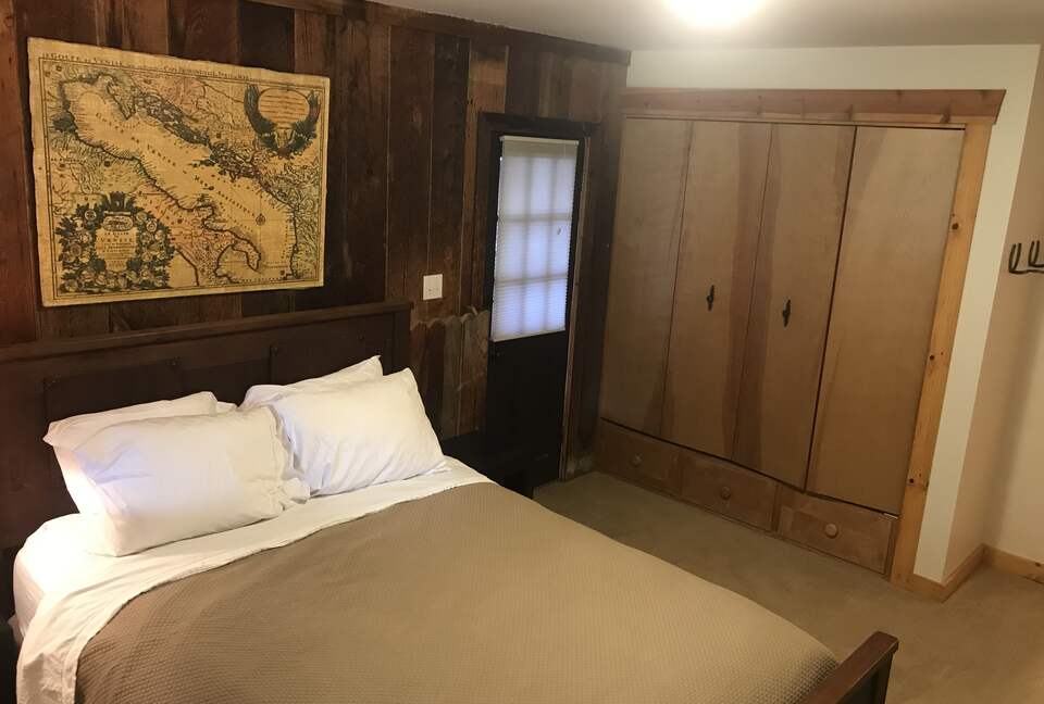 Aspen Meadow Lodge | Private Pickleball Court, Bonus Room, on 8.5 Acres - Sisters, Oregon