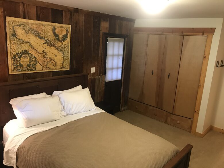 Aspen Meadow Lodge | Private Pickleball Court, Bonus Room, on 8.5 Acres - Sisters, Oregon