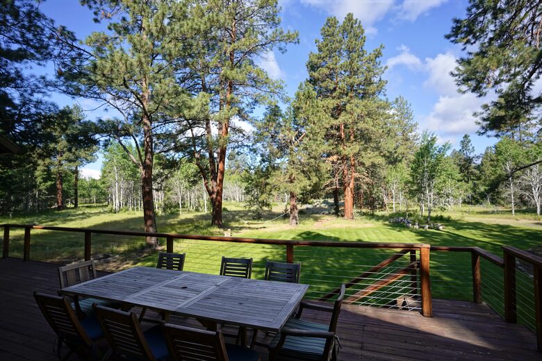 Aspen Meadow Lodge | Private Pickleball Court, Bonus Room, on 8.5 Acres - Sisters, Oregon