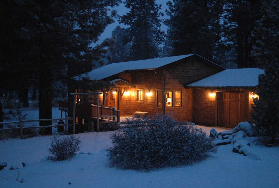 Aspen Meadow Lodge | Private Pickleball Court, Bonus Room, on 8.5 Acres - Sisters, Oregon
